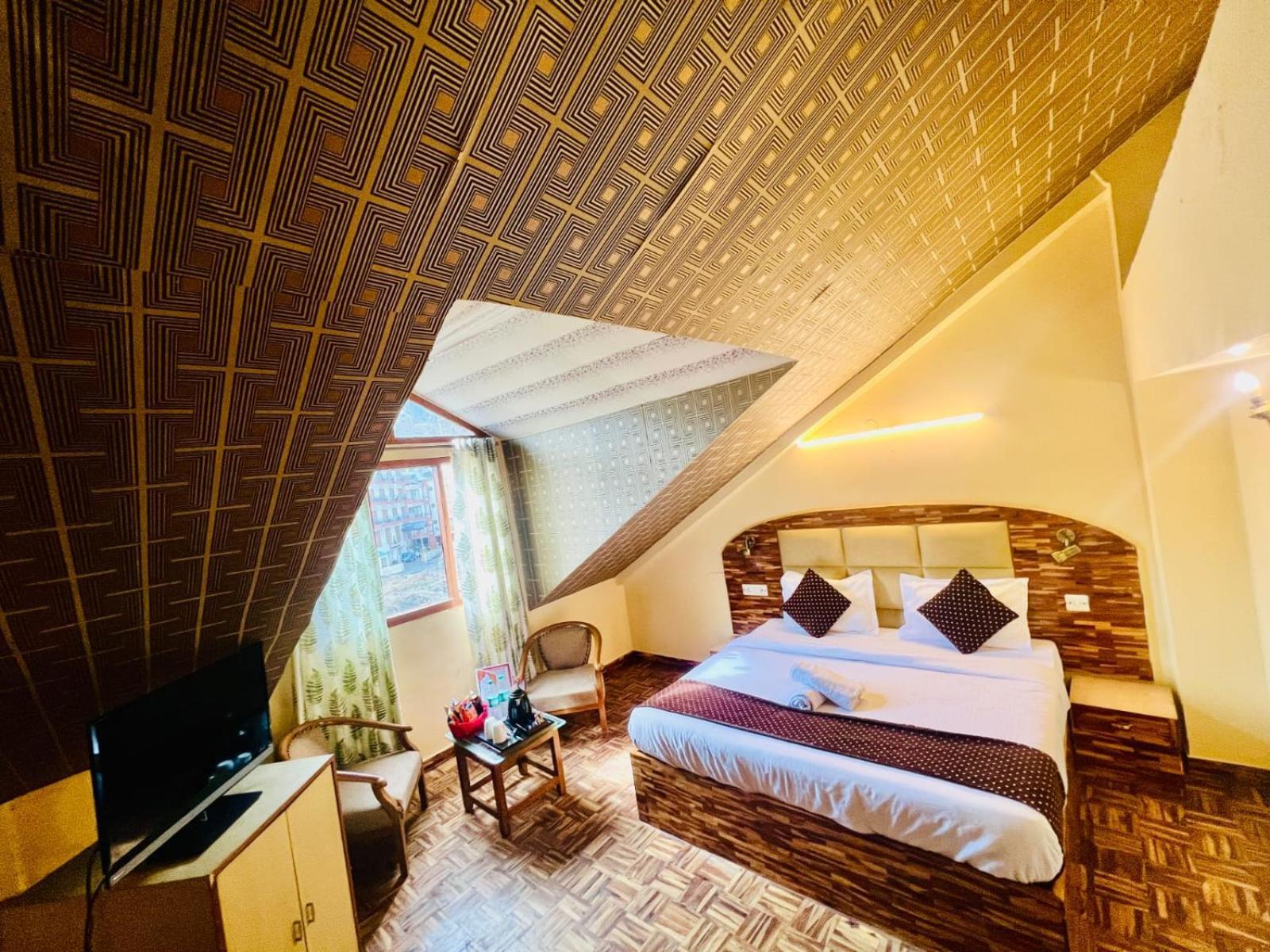 Hotel Kalinga Grand - Luxury Comfort !! Travellers Delight !! Budget Friendly !! Prime Location !! Guest Favourite مايالي المظهر الخارجي الصورة