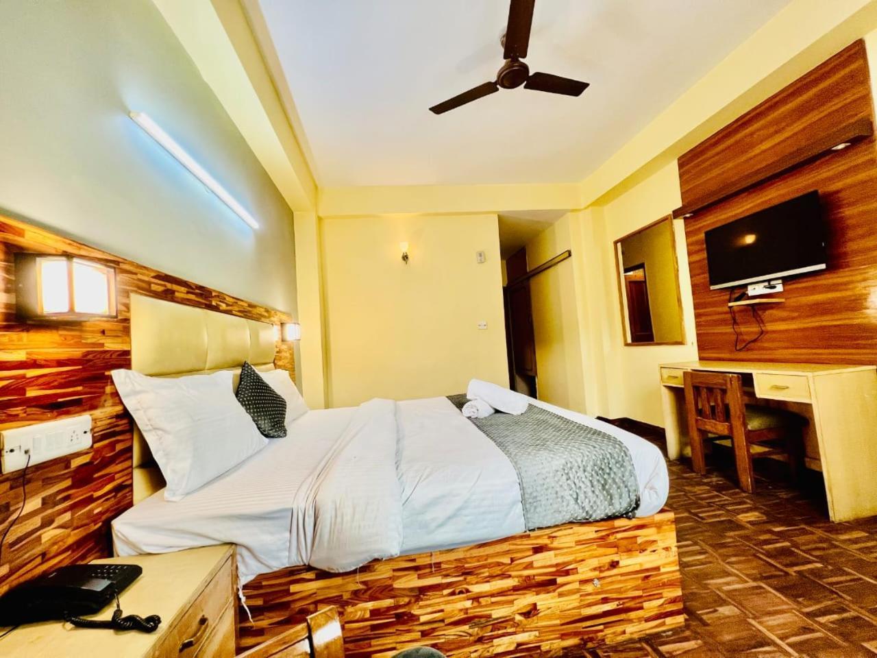 Hotel Kalinga Grand - Luxury Comfort !! Travellers Delight !! Budget Friendly !! Prime Location !! Guest Favourite مايالي المظهر الخارجي الصورة