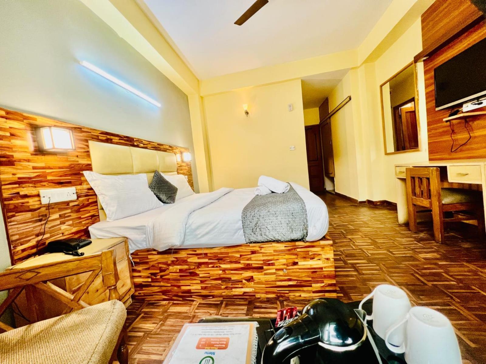 Hotel Kalinga Grand - Luxury Comfort !! Travellers Delight !! Budget Friendly !! Prime Location !! Guest Favourite مايالي المظهر الخارجي الصورة