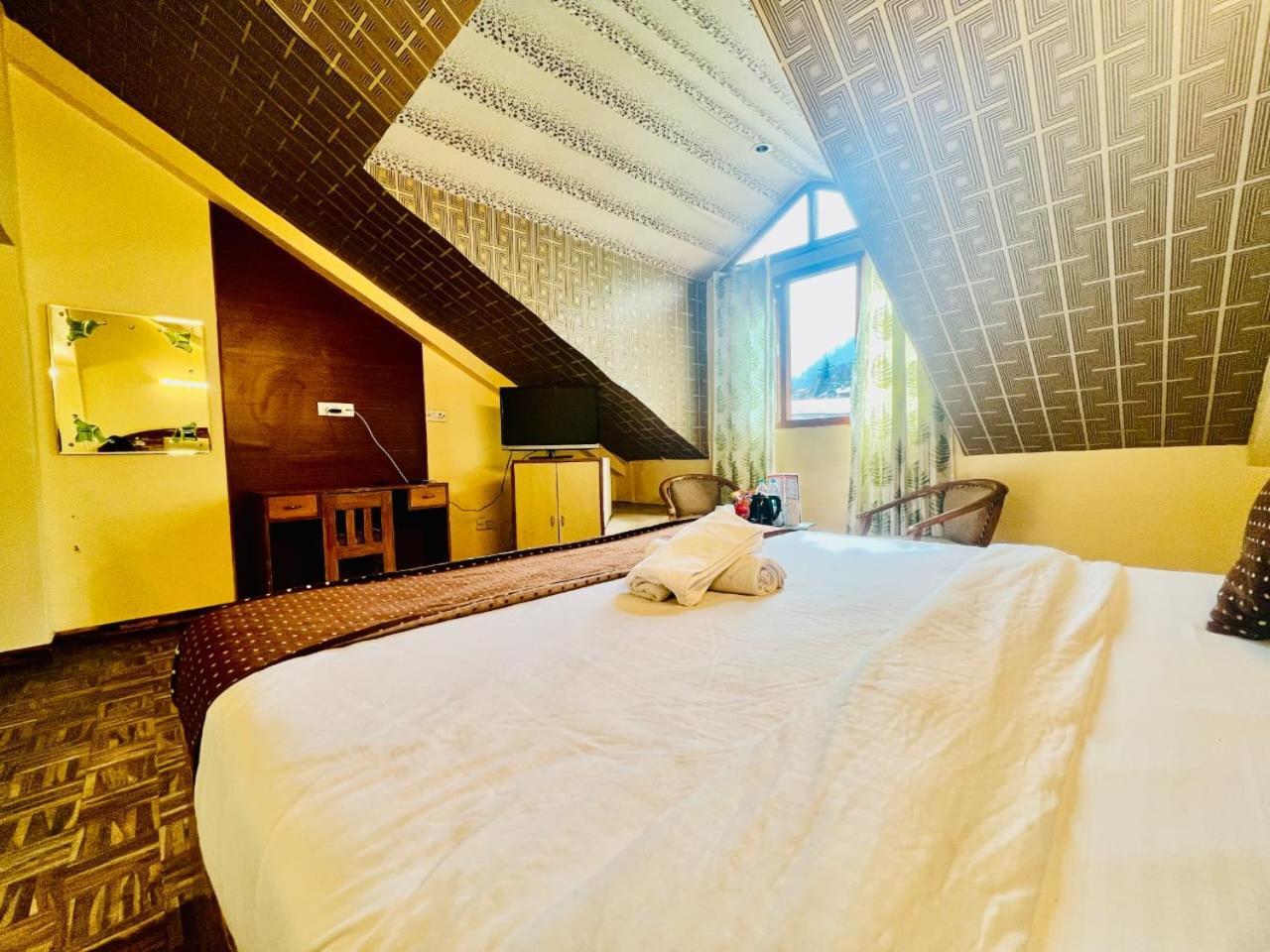 Hotel Kalinga Grand - Luxury Comfort !! Travellers Delight !! Budget Friendly !! Prime Location !! Guest Favourite مايالي المظهر الخارجي الصورة