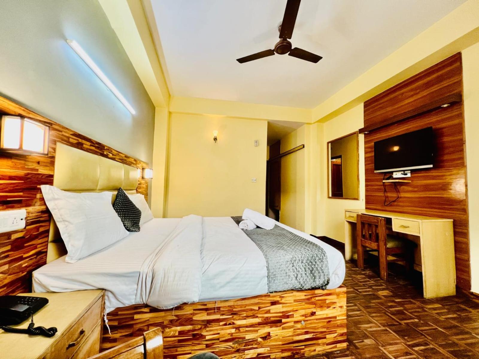 Hotel Kalinga Grand - Luxury Comfort !! Travellers Delight !! Budget Friendly !! Prime Location !! Guest Favourite مايالي المظهر الخارجي الصورة